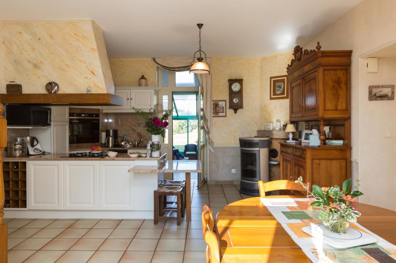 Chambres D'Hotes Du Chalet De Caharet Pipriac Esterno foto