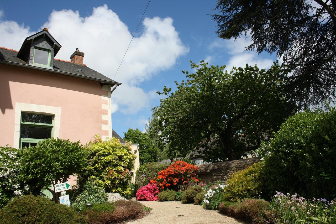 Chambres D'Hotes Du Chalet De Caharet Pipriac Esterno foto